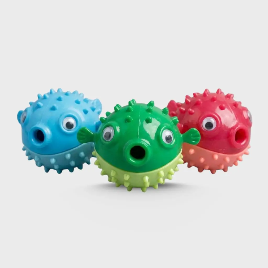 Mordillo pez globo con cascabel
