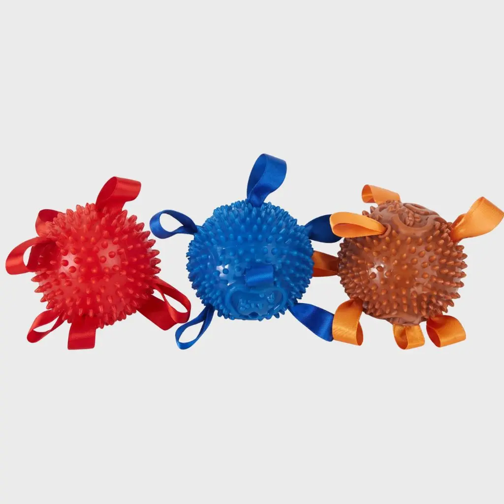 Pelota con púas y manijas